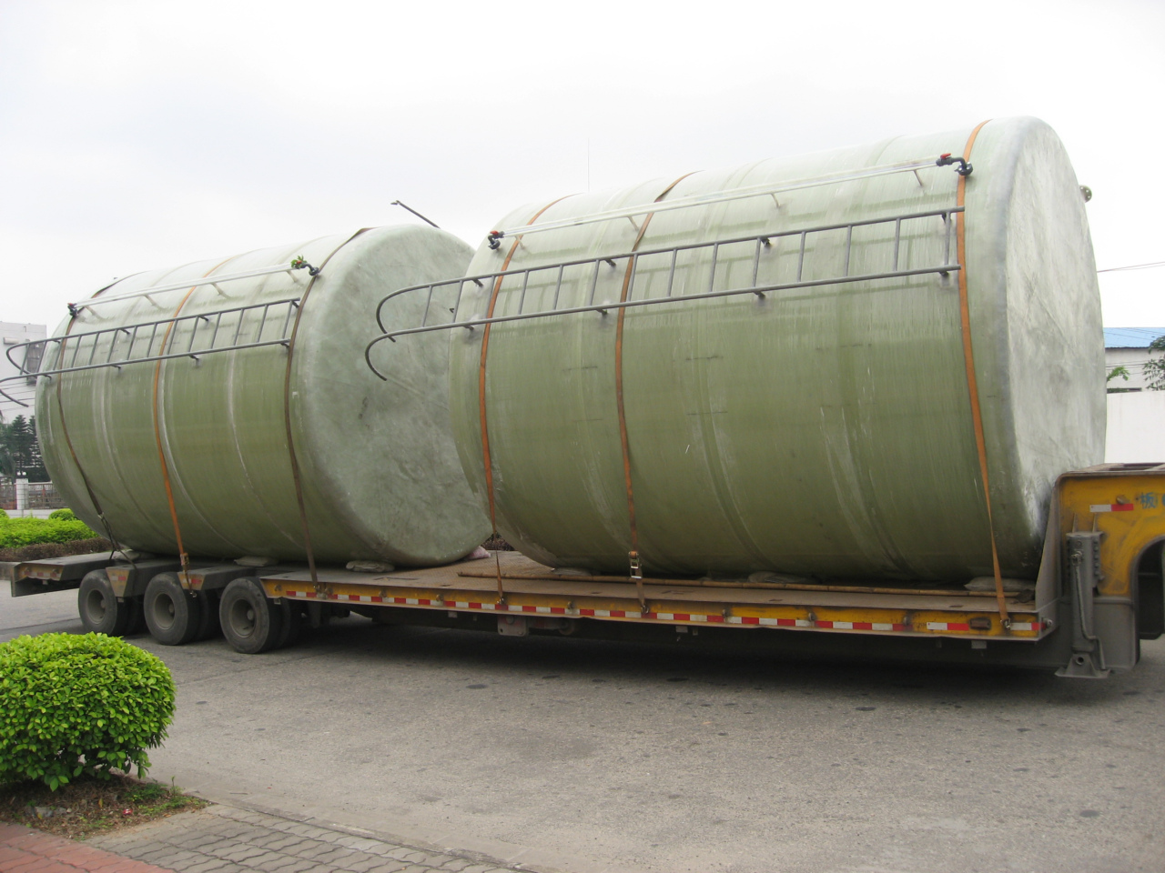 黑龍江玻璃鋼儲罐 大容積、長壽命、可替代PE儲罐的優選方案